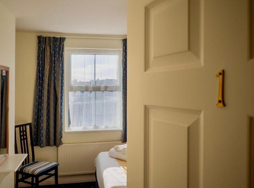 White Heather House Clifden Town Square Экстерьер фото