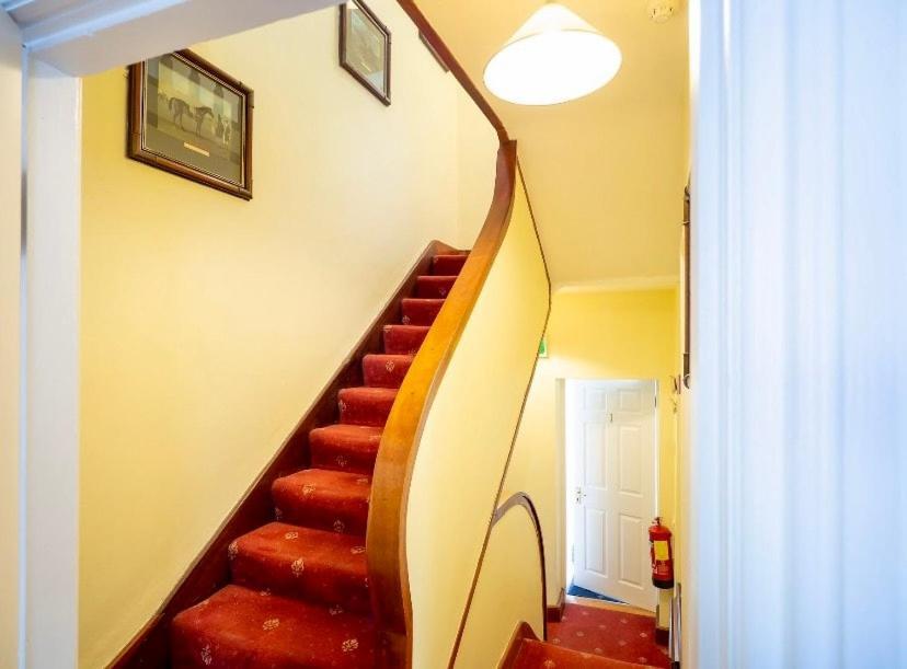 White Heather House Clifden Town Square Экстерьер фото