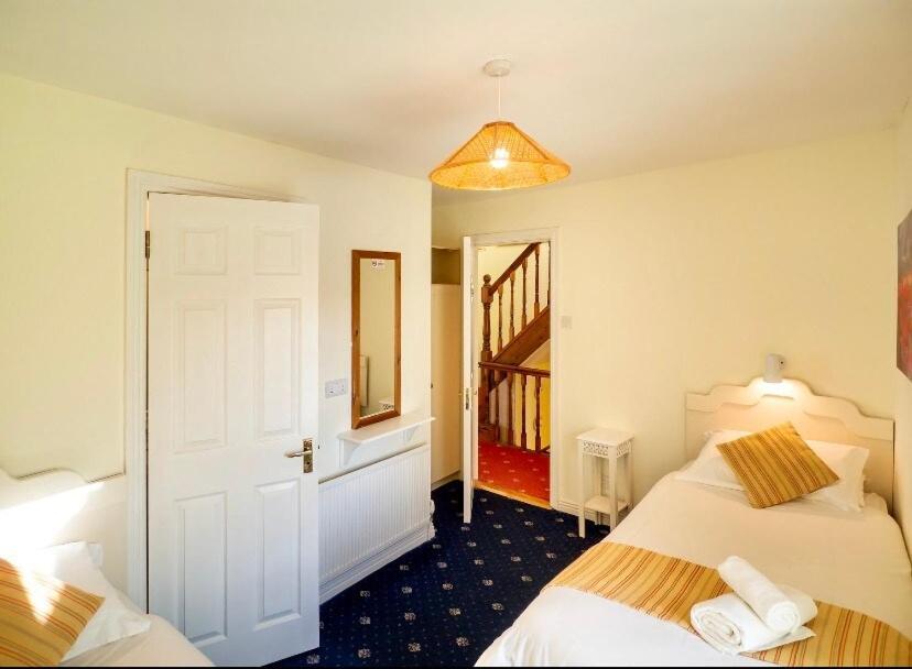 White Heather House Clifden Town Square Экстерьер фото
