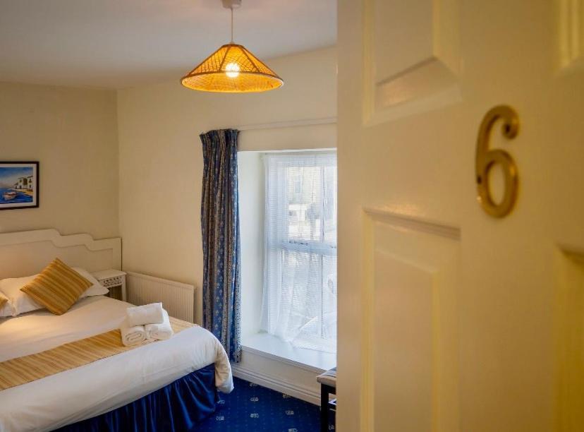 White Heather House Clifden Town Square Экстерьер фото
