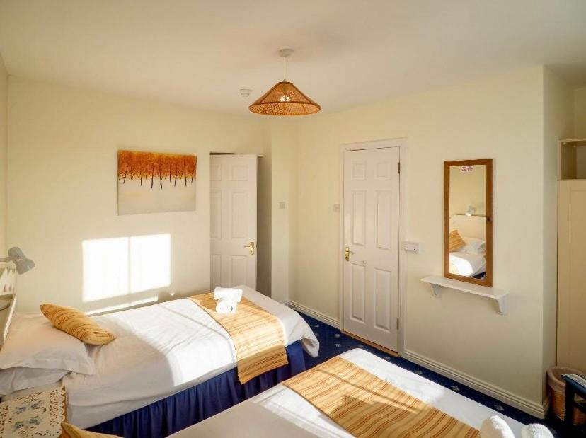 White Heather House Clifden Town Square Экстерьер фото