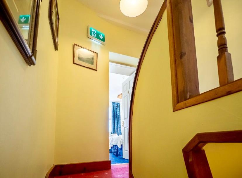 White Heather House Clifden Town Square Экстерьер фото