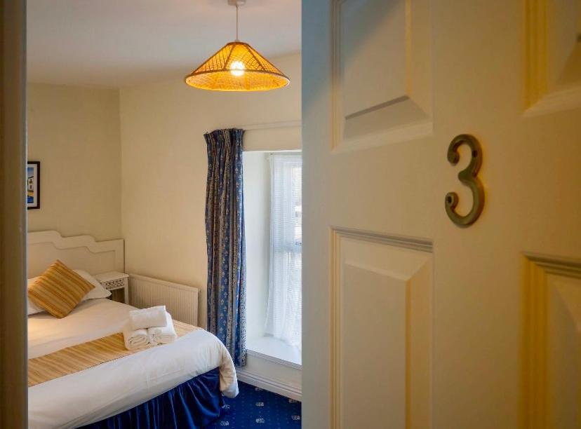 White Heather House Clifden Town Square Экстерьер фото