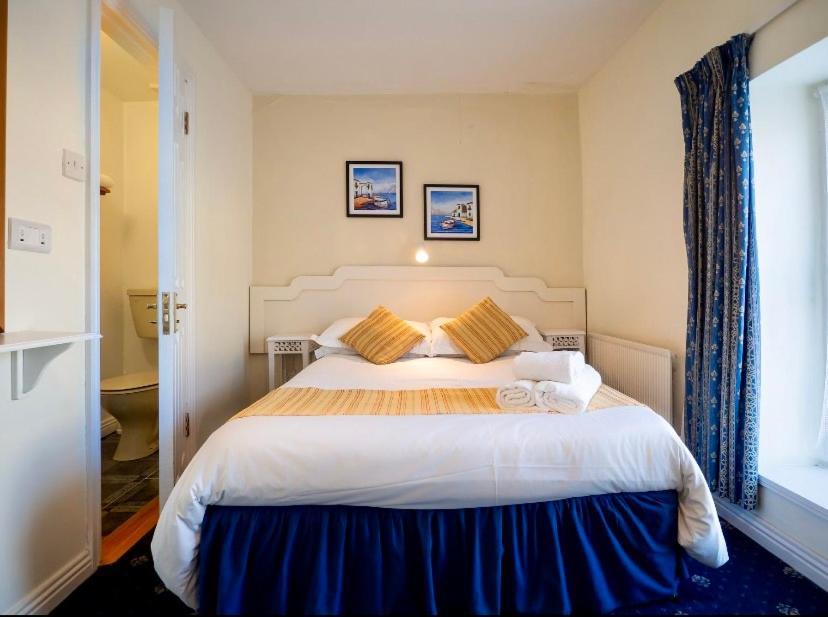 White Heather House Clifden Town Square Экстерьер фото