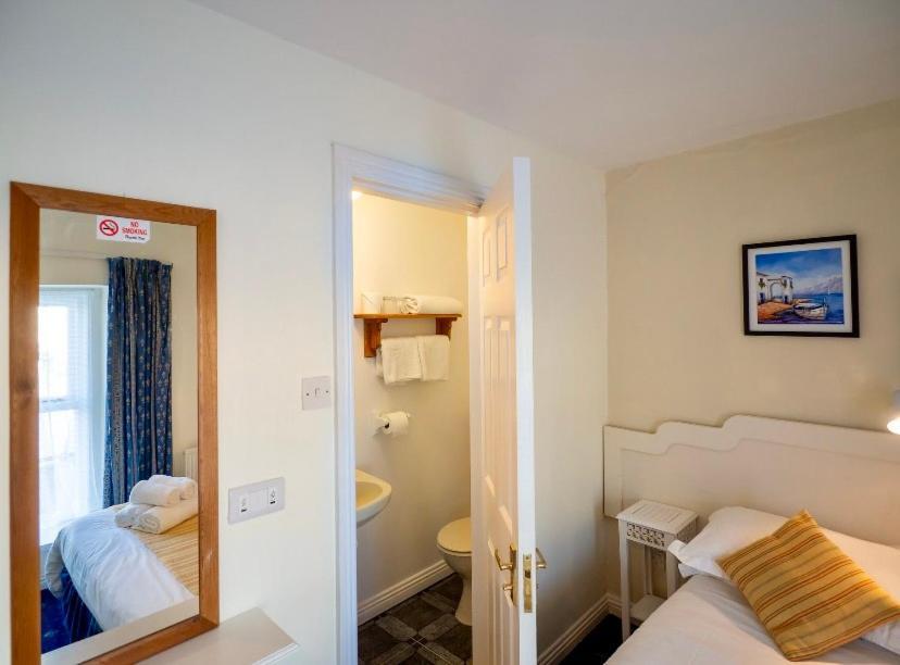 White Heather House Clifden Town Square Экстерьер фото