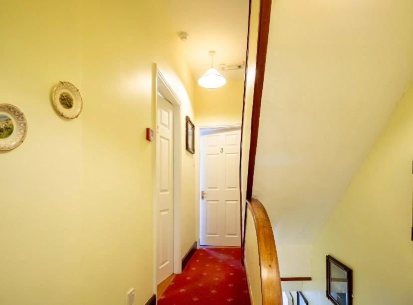 White Heather House Clifden Town Square Экстерьер фото
