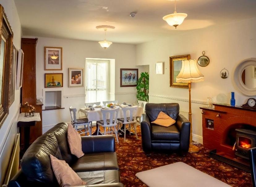White Heather House Clifden Town Square Экстерьер фото